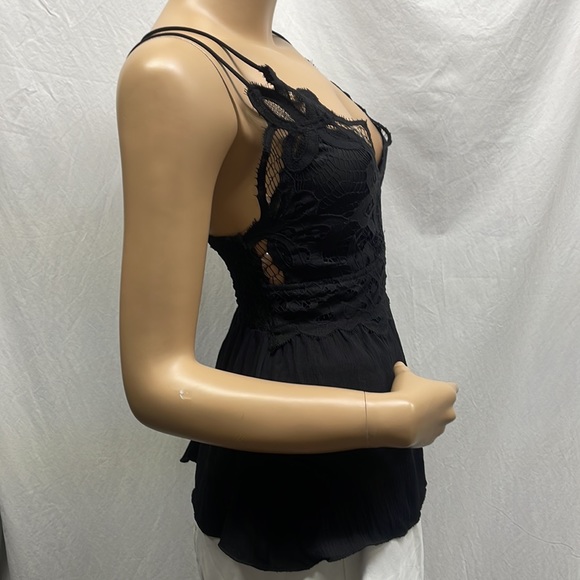 Stella Tweed Black Crochet Lace Adella Bralette NWT - Picture 4 of 8